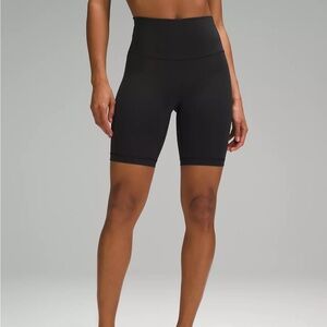 Lululemon Wunder Train Contour High-Rise Short 8”